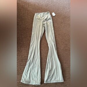 NWT size xs ultra flirt flared leggings-31 inch inseam